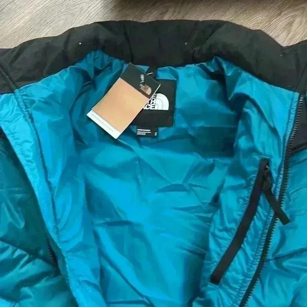 The North Face Men’s Green Puffer Jacket, Medium - Picture 6 of 13